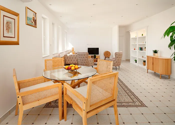 Sun Harmony 公寓 *